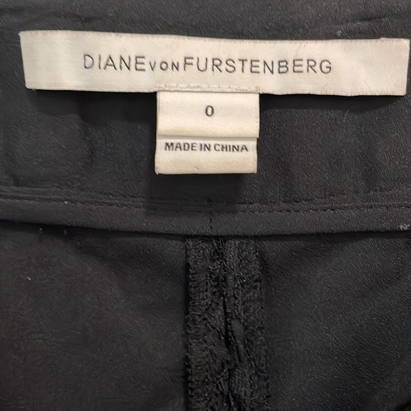 DVF Lace Trouser Shorts, Navy, Size 0 - Picture 4 of 4